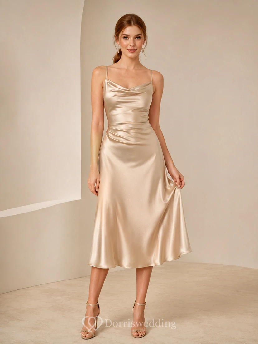 Robe de cocktail midi nuisette en satin champagne à col bénitier