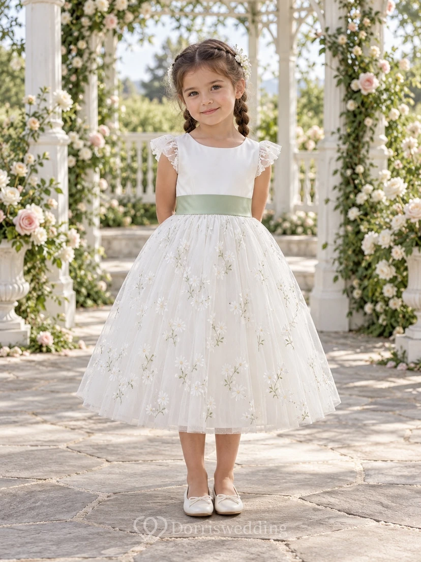 Robe de demoiselle d'honneur blanche à fleurs, coupe trapèze, manches courtes, en tulle, longueur thé, ceinture sauge