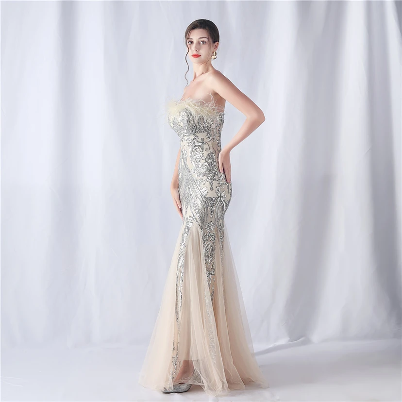 Vestido de noche de malla con lentejuelas y top palabra de honor con estampado de plumas de avestruz y flores para bodas y reuniones. view 16