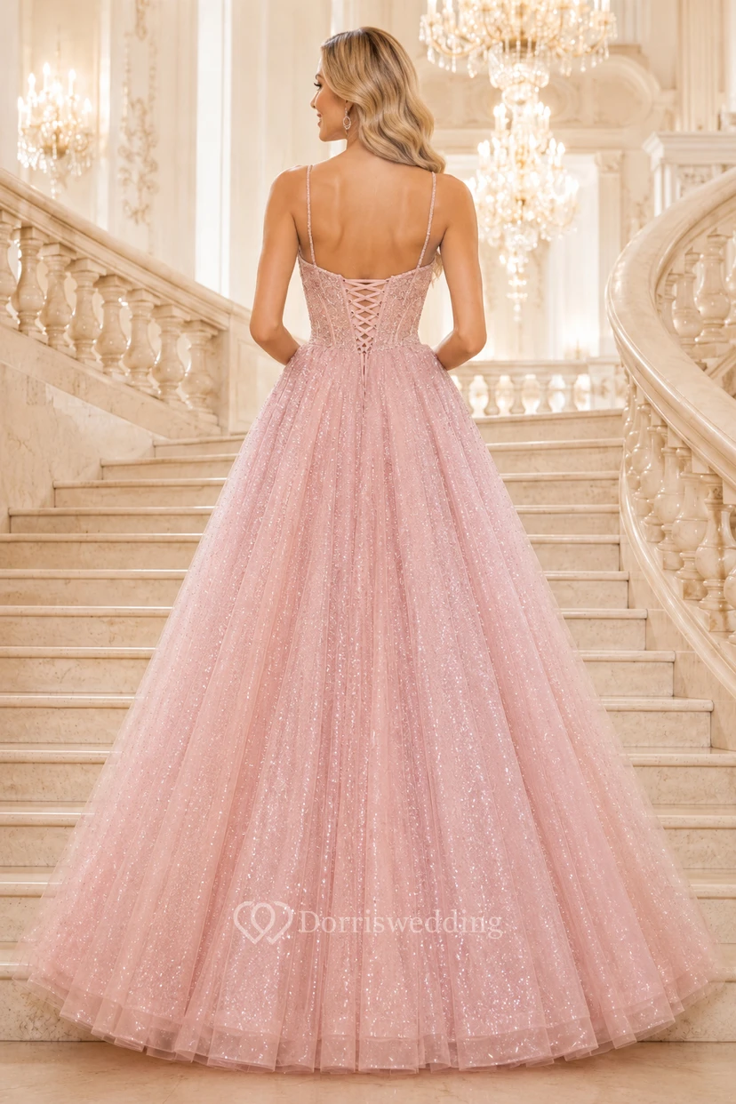 Robe de bal en tulle rose poudré à sequins, bretelles spaghetti, longueur au sol view 2