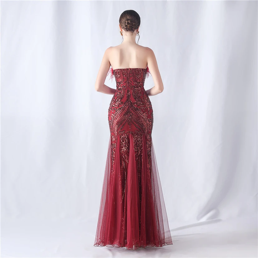 Vestido de noche de malla con lentejuelas y top palabra de honor con estampado de plumas de avestruz y flores para bodas y reuniones. view 26