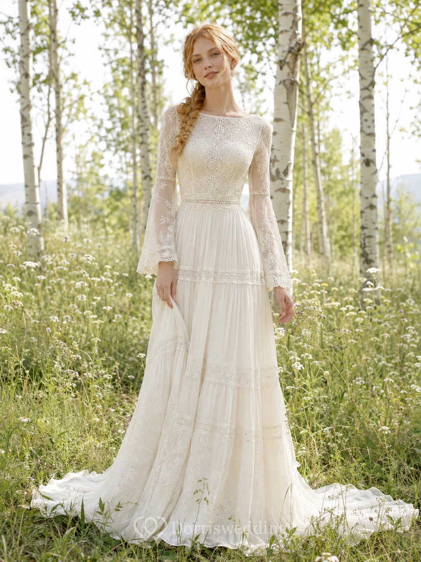 Robe de mariée trapèze chapelle en dentelle à volants, col carré, manches longues illusion, dentelle à volants et col rond