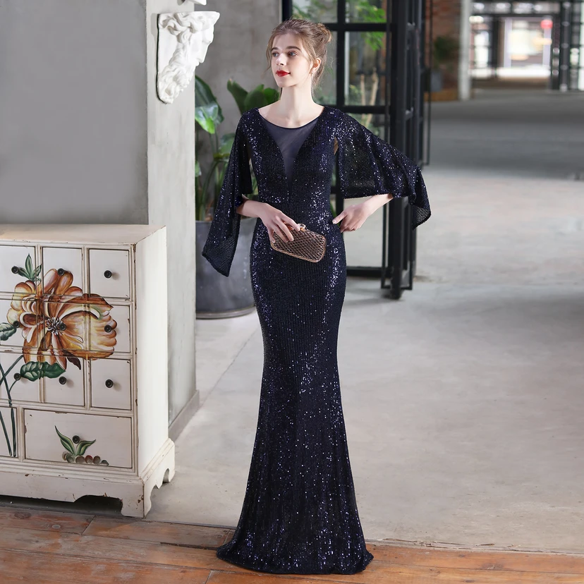 Robe de soirée élégante à paillettes, style sirène, ailes d'ange, idéale pour un banquet ou une réunion. Mannequin automobile. Robe de soirée d'été. view 33
