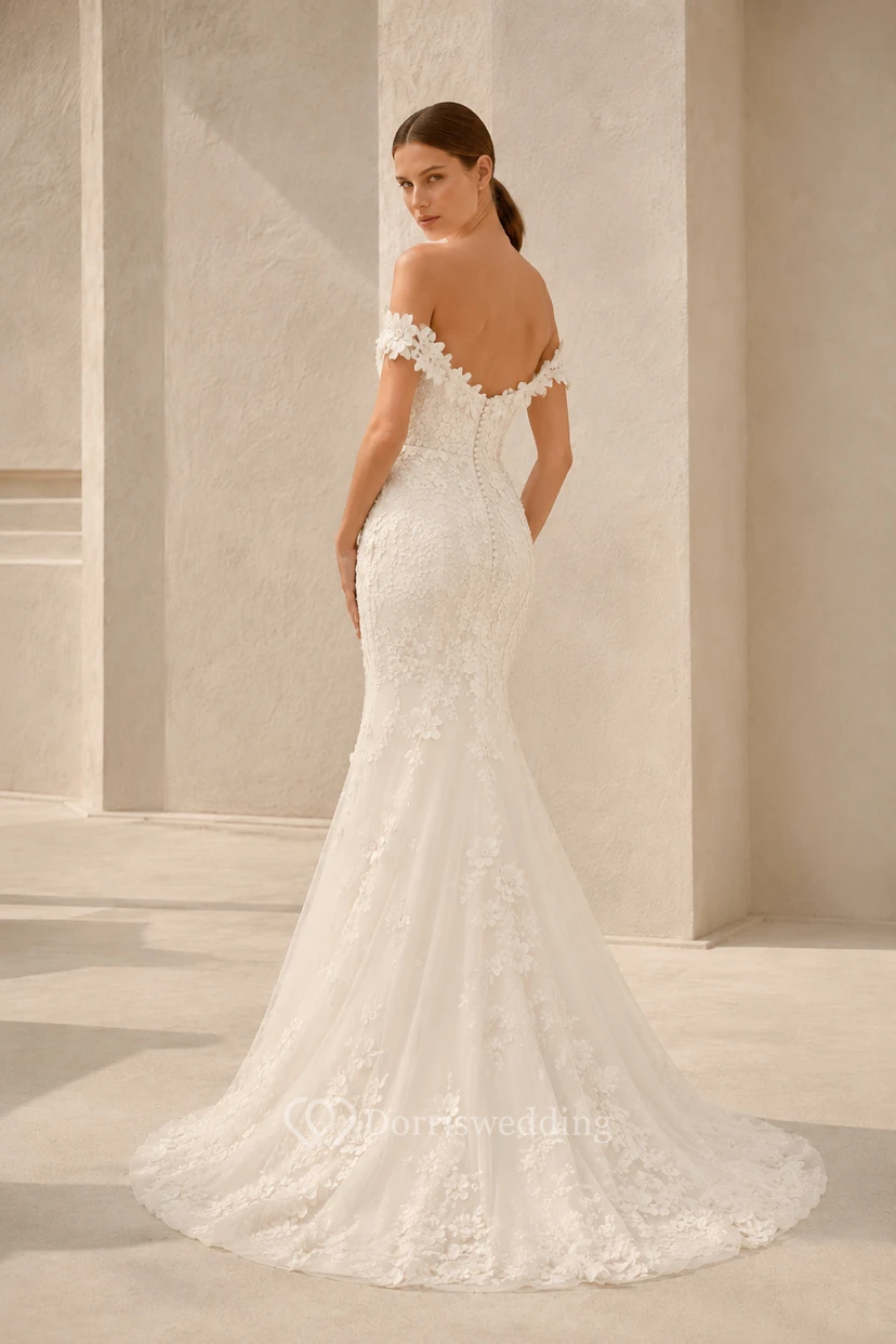 Robe de mariée sirène en dentelle à épaules dénudées et traîne balayée view 2