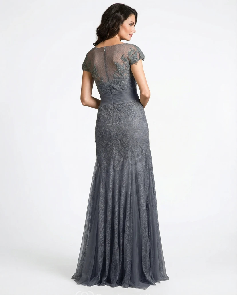 Vestido de encaje con escote redondo para la madre de la novia view 2