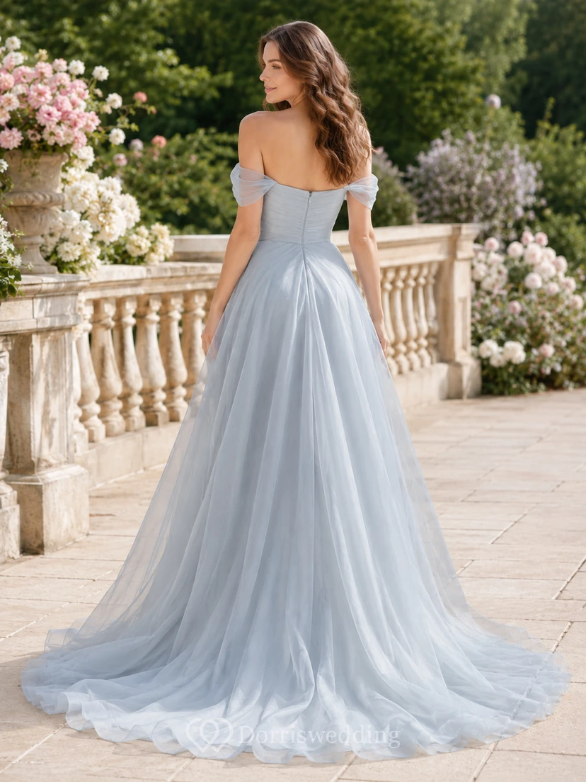 Robe de mariée romantique bleu acier, épaules dénudées, en organza doux, coupe trapèze view 2