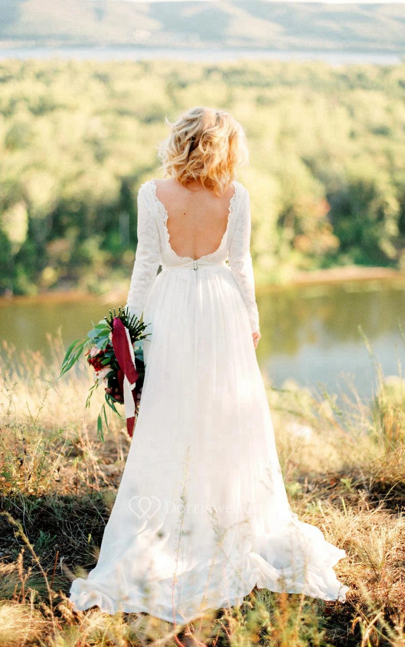 Robe longue en dentelle et mousseline à manches longues et col bateau view 4