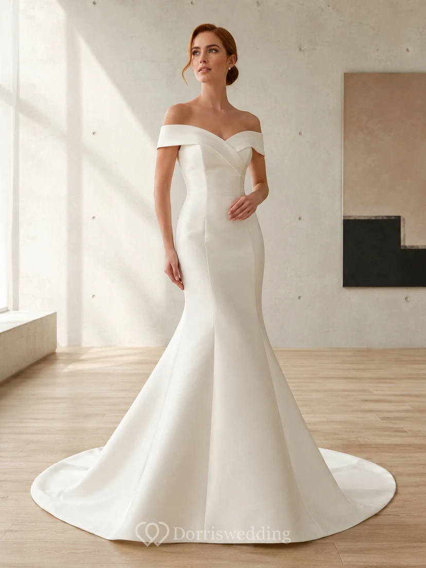 Brautkleid aus Satin, A-Linie, trägerlos, mit Schleppe