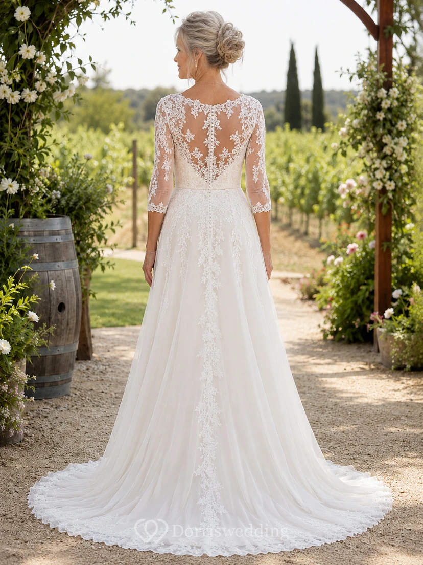 Vestido de novia de corte A con escote en V y encaje, ideal para novias mayores, con mangas largas. view 2