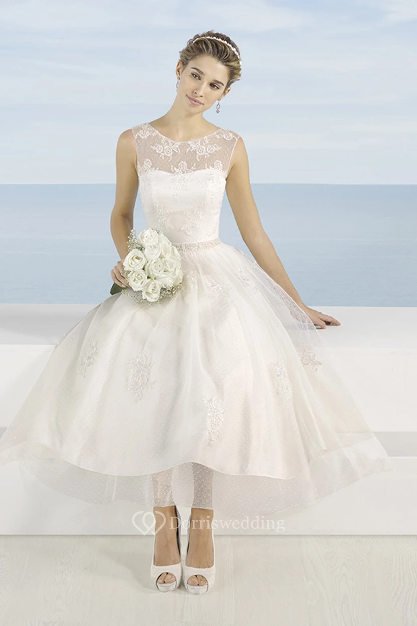 A-Line Tea-Length Appliqued Scoop Neck Sleeveless Tulle Short Wedding Dress view 2
