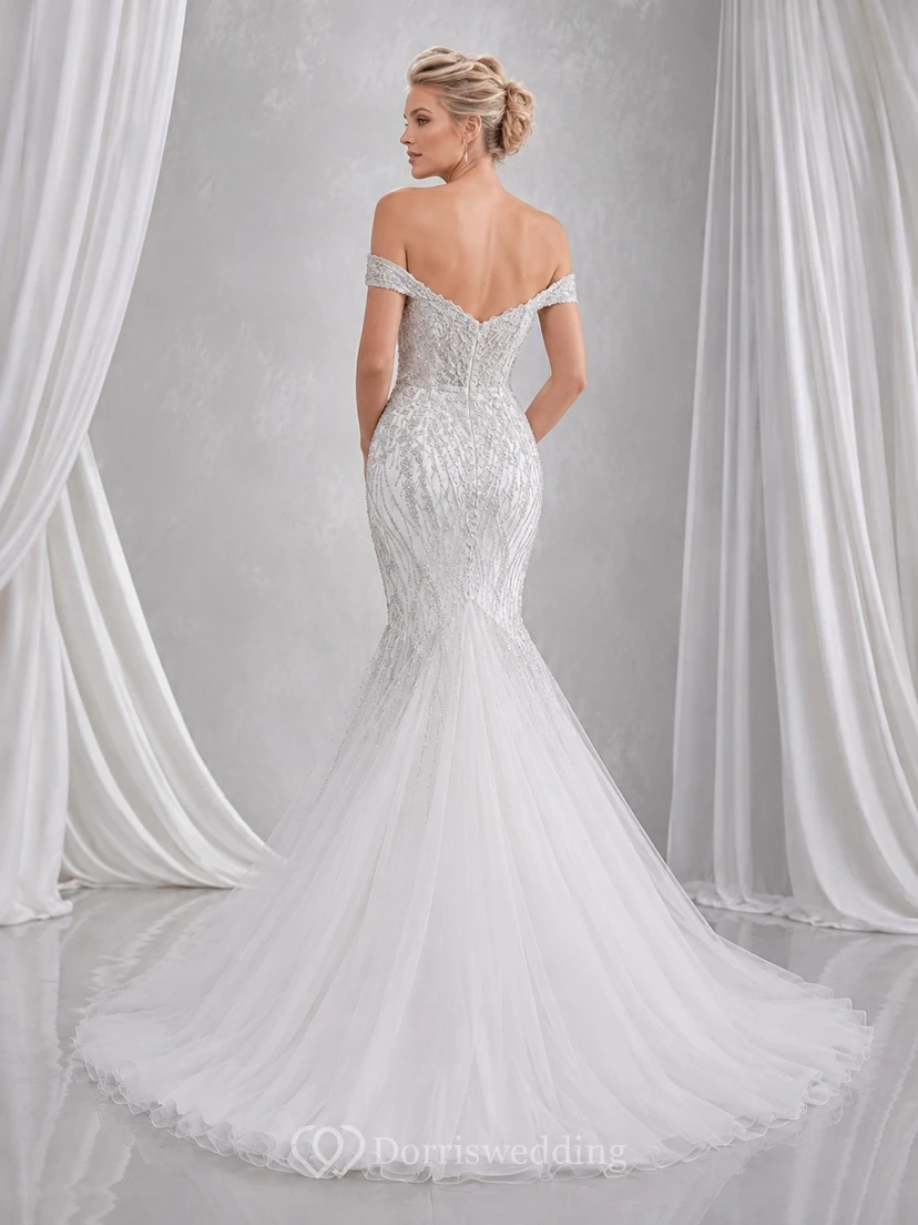 Silbernes, perlenbesetztes Meerjungfrauen-/Trompeten-Brautkleid mit schulterfreiem Ausschnitt, kurzen Ärmeln und bodenlanger Schleppe – ein luxuriöses Abendkleid view 2