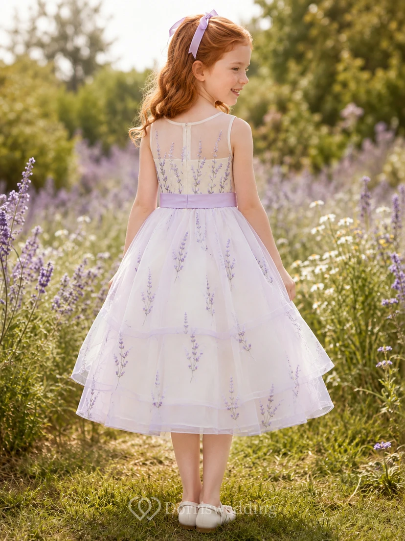 Verspieltes Blumenmädchenkleid mit Lavendelzweigmuster, ärmellosem Tüllrock, gestuftem A-Linien-Rock, Schleifenschärpe und teelangen Lagen view 2