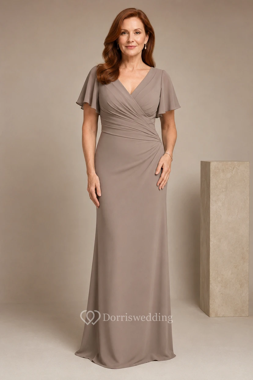 MOB-Kleid, taupefarbenes Chiffon-Jersey-Etui-Kleid mit flatternden Ärmeln, V-Ausschnitt, bodenlang, gerafft