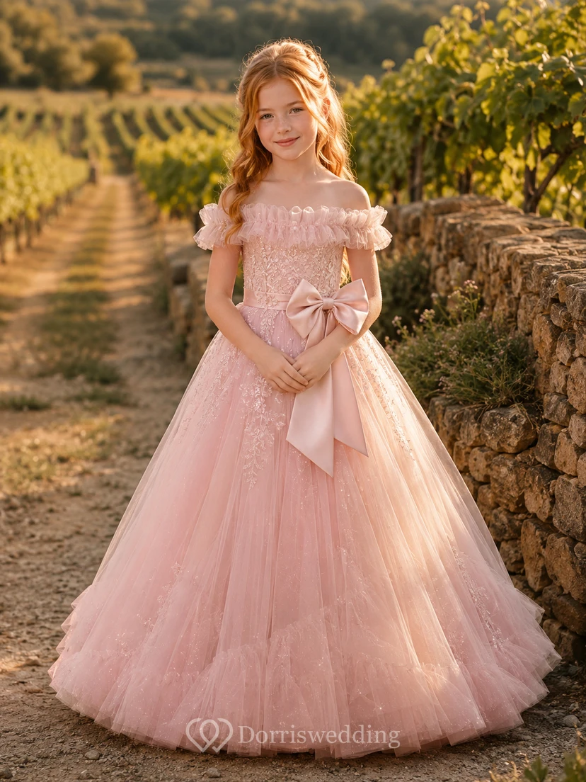 Blumenmädchenkleid aus rosafarbenem Tüll, A-Linie, kurze Ärmel, schulterfrei, bodenlang, Schleife am Rücken