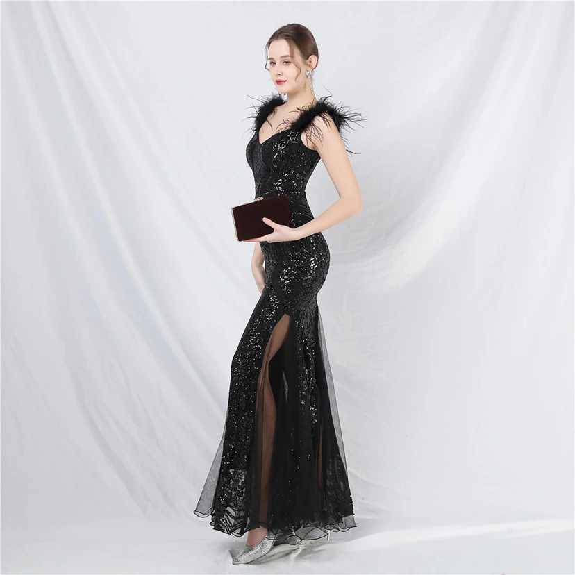 Robe longue haut de gamme en maille à sequins et plumes d'autruche. view 22