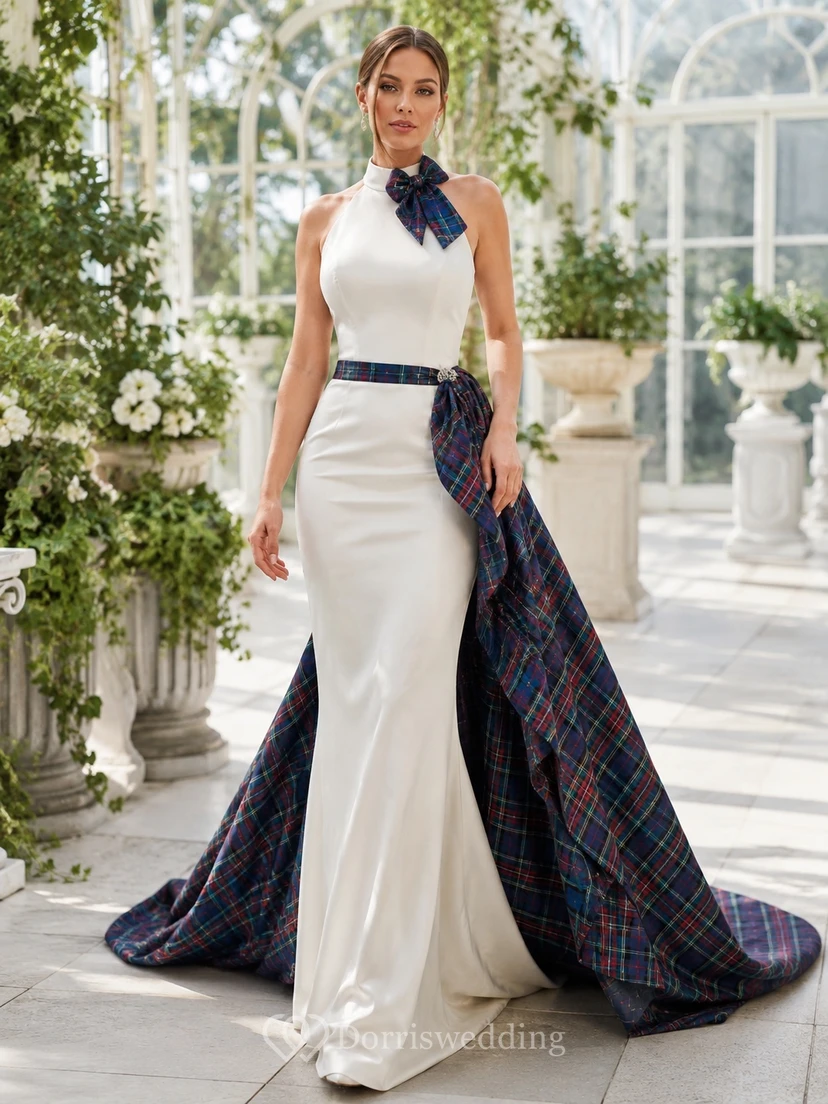 Modernes Brautkleid aus schottischem Marineblau mit Tartanmuster, Neckholder, Satin und abnehmbarem Rock
