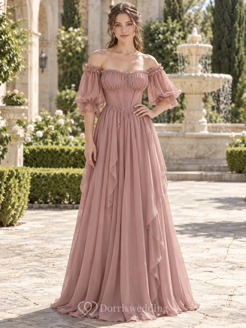 Robe corset en mousseline rose poudré Renaissance à épaules dénudées et manches bouffantes