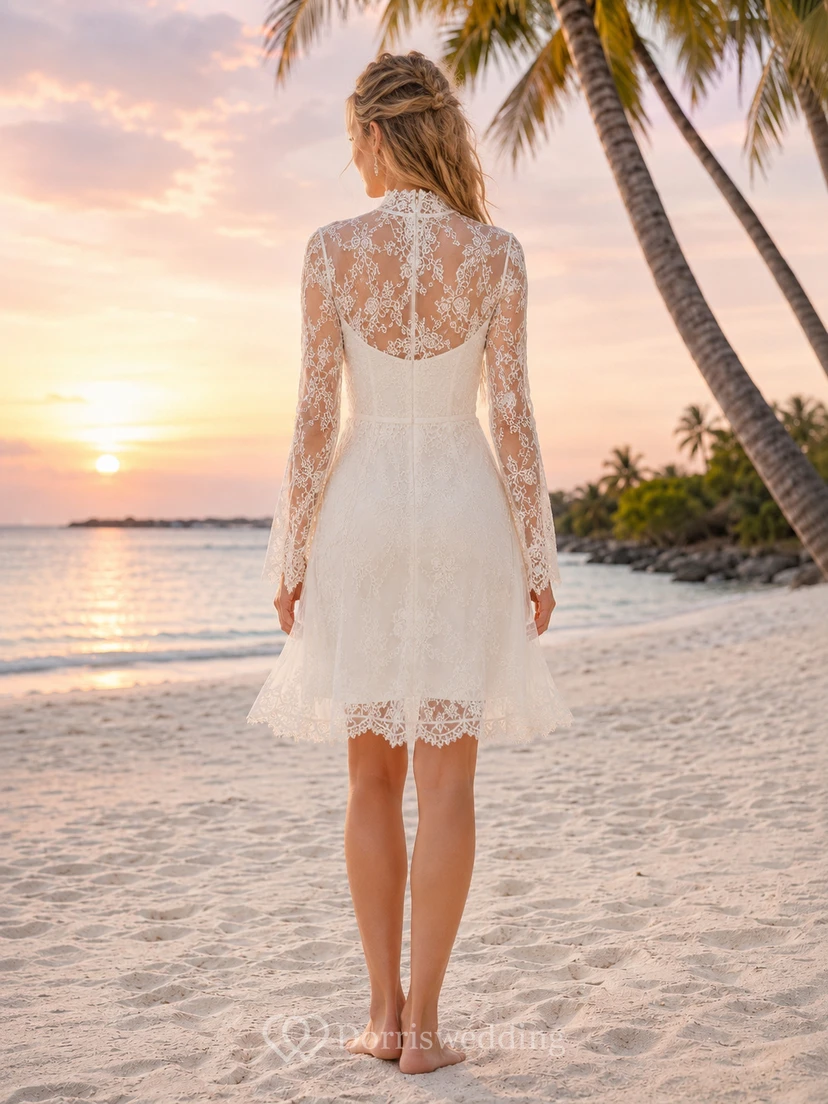 Robe de mariée courte de plage en dentelle à manches longues et dos illusion view 2