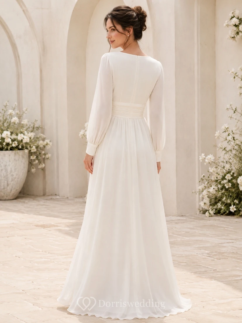 Vestido de novia modesto de gasa, corte en A, largo hasta el suelo, escote en V y manga larga view 2