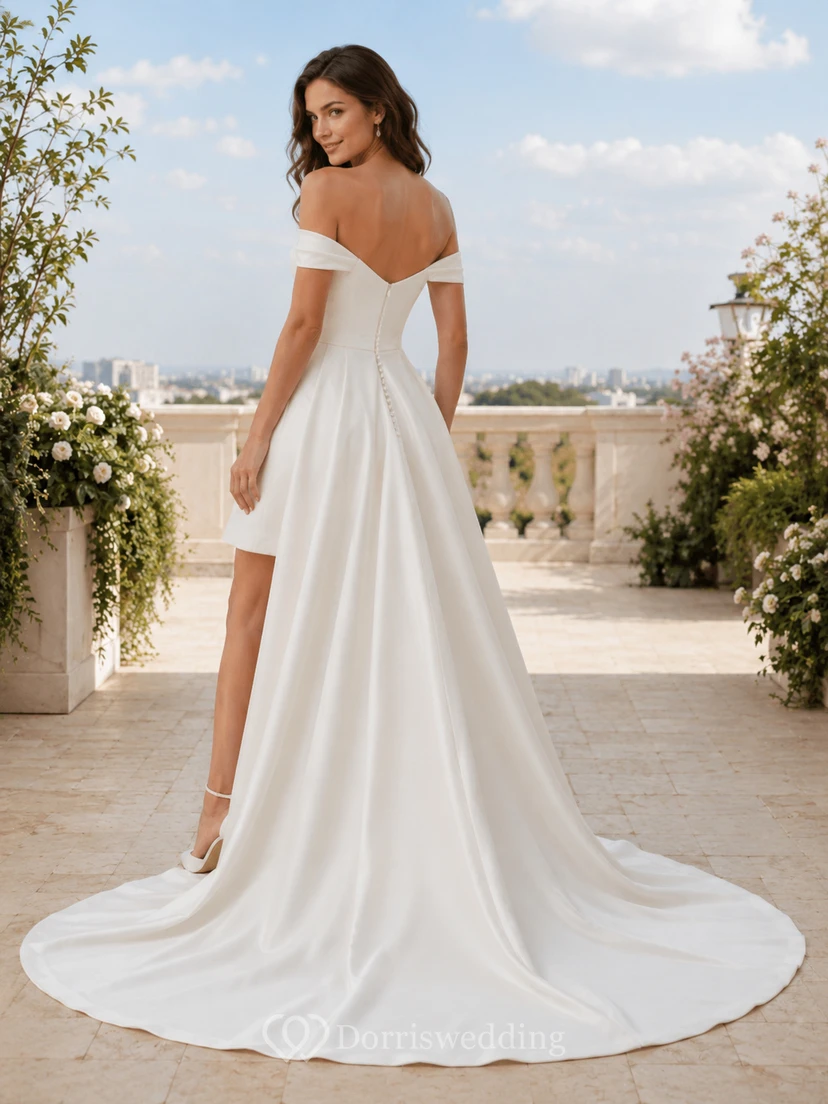 Robe de mariée de luxe moderne courte en satin à épaules dénudées et traîne asymétrique view 2