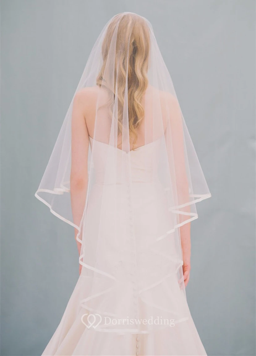 Medium And Short Single-layer Simple Wedding Veil view 2