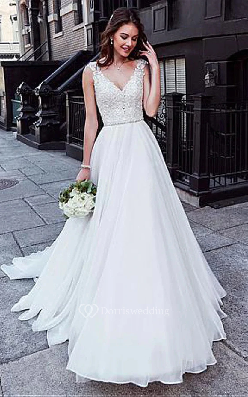 Robe de mariée de bal sans manches à col en V et coupe trapèze, ornée d'un haut perlé