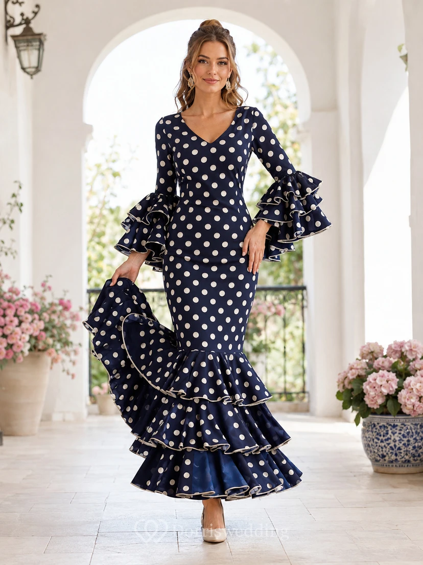 Dunkelblaues, weiß gepunktetes, gestuftes Meerjungfrauen-Flamencokleid mit V-Ausschnitt, Dreiviertel-Glockenärmeln und weißen Punkten