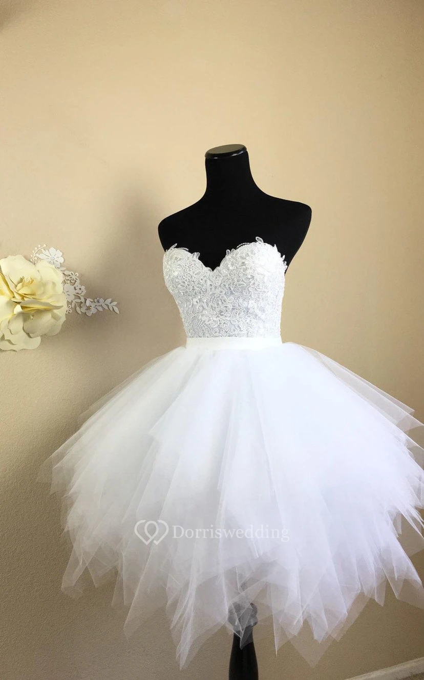 Kurzes Kleid mit Spitzenoberteil und Tüllrock view 3