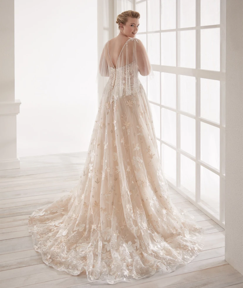 Luxury Sexy V-neck Plus Size Lace Chapel TrainWedding Bridal Dress With Illusion Tulle Sleeves view 3