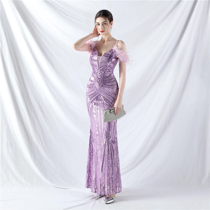 Vestido de noche con cuentas florales y plumas de avestruz elaboradas artesanalmente view 49