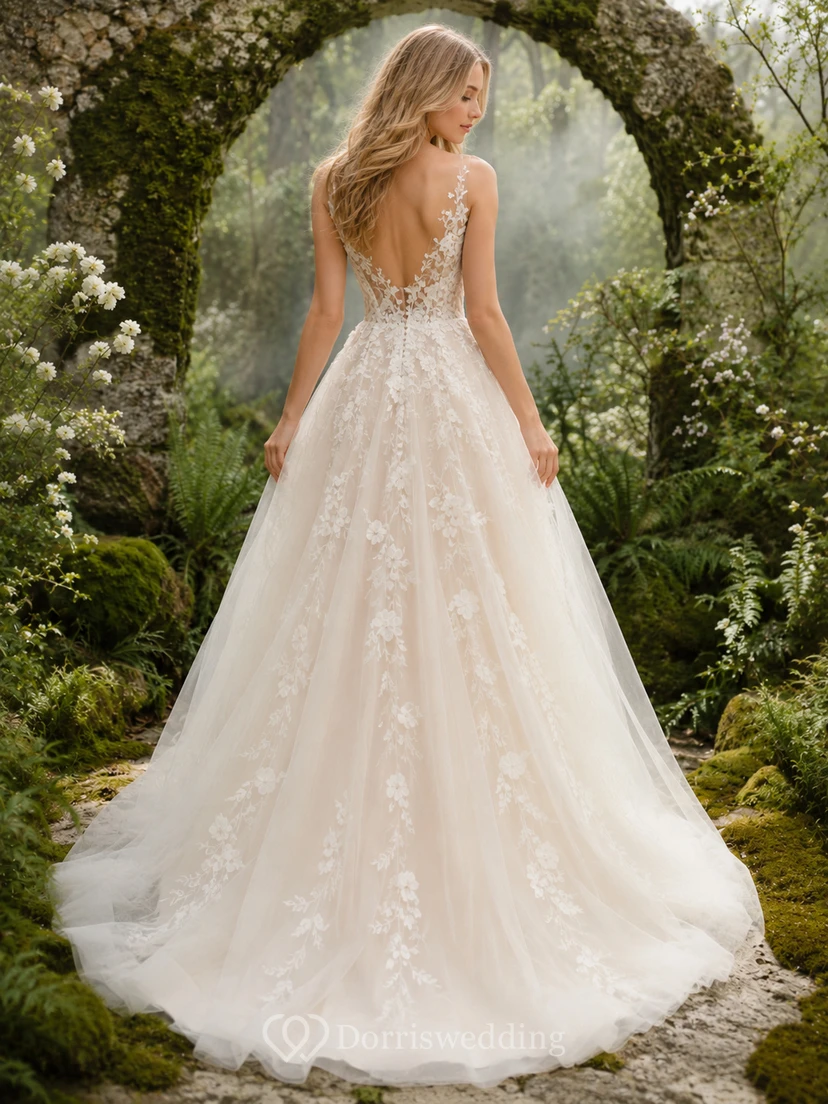 Brautkleid mit V-Ausschnitt, floralen Applikationen und Moosgarten-Motiv view 2