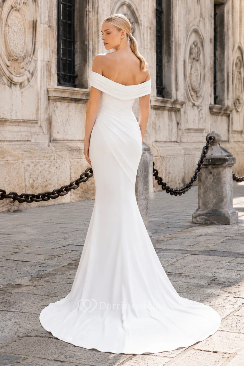 Schulterfreies Meerjungfrauen-Hochzeitskleid aus Satin mit drapiertem Oberteil view 2
