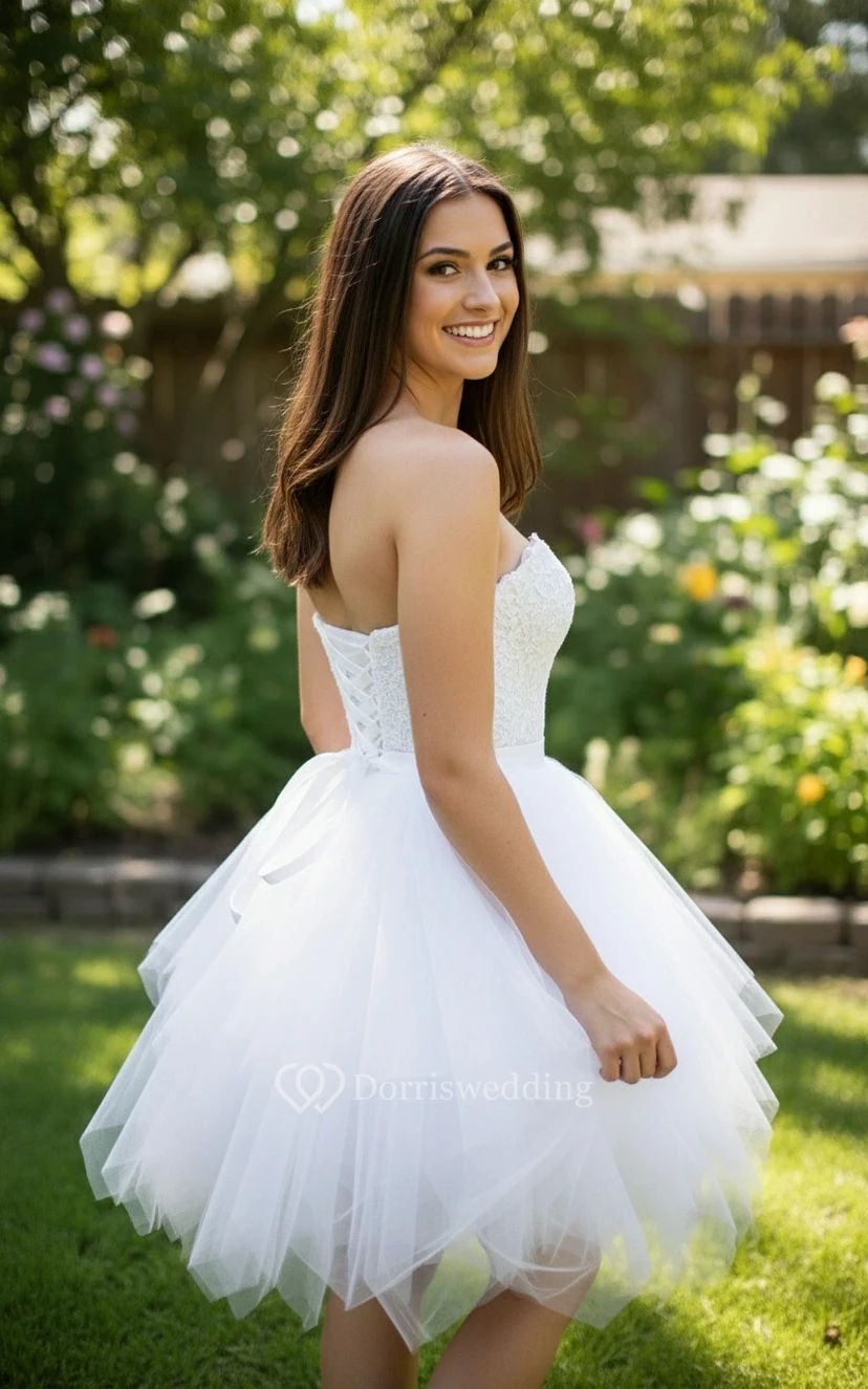 Verspieltes Minikleid aus Tüll und Spitze view 2