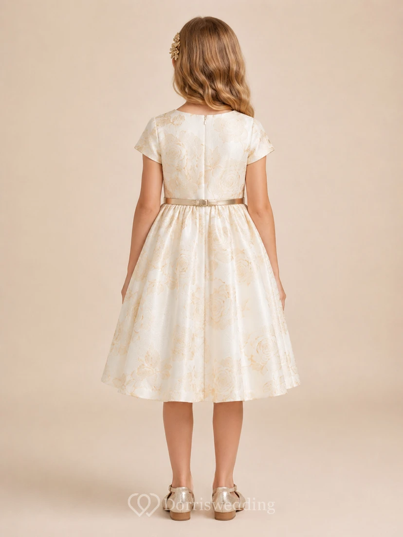 Robe de demoiselle d'honneur en coton imprimé ivoire, coupe trapèze, manches courtes et jupe arrivant au genou view 2