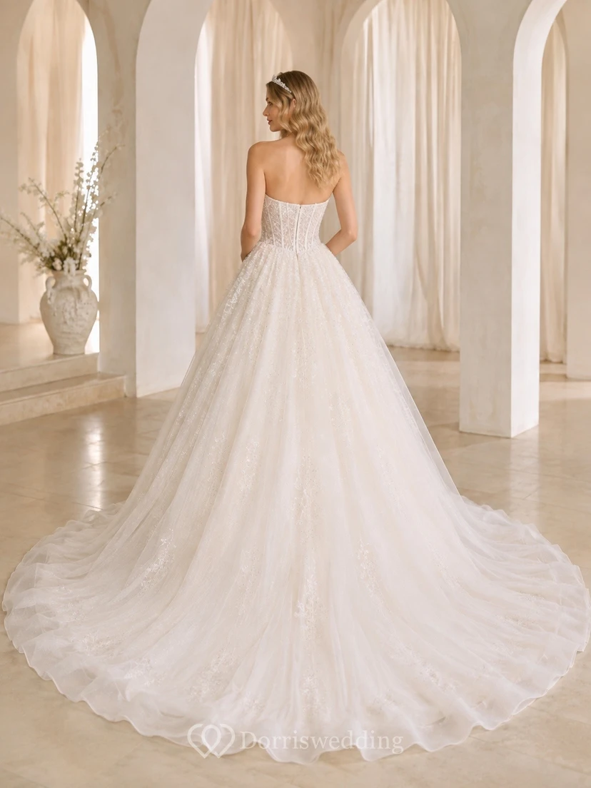 Vestido de novia de gala con cola larga y falda de tul para ceremonia nupcial view 2