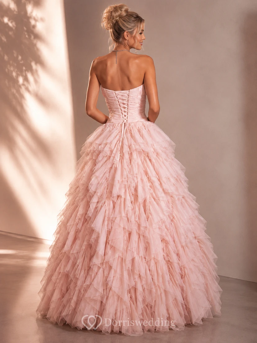 Precioso vestido de fiesta de tul con escote corazón y volantes hasta el suelo. view 2