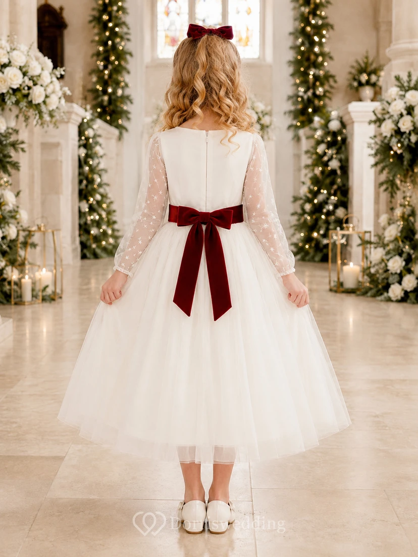 Vestido de niña de las flores para boda navideña con corte en A, mangas largas transparentes, corpiño de encaje, falda de tul, lazo burdeos en la cintura, estilo formal navideño. view 2