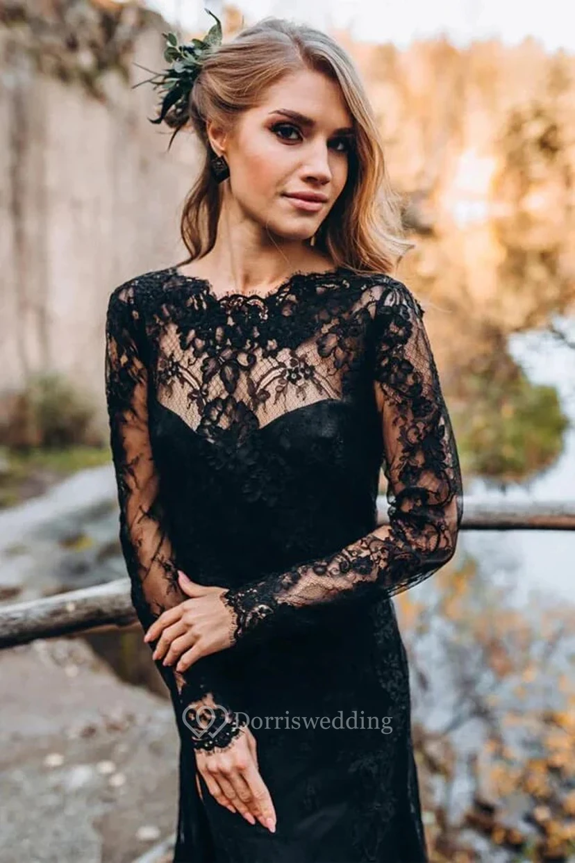 Robe fourreau fendue sur le devant, dos nu en dentelle gothique noire à manches longues et décolleté en V, manches longues view 3
