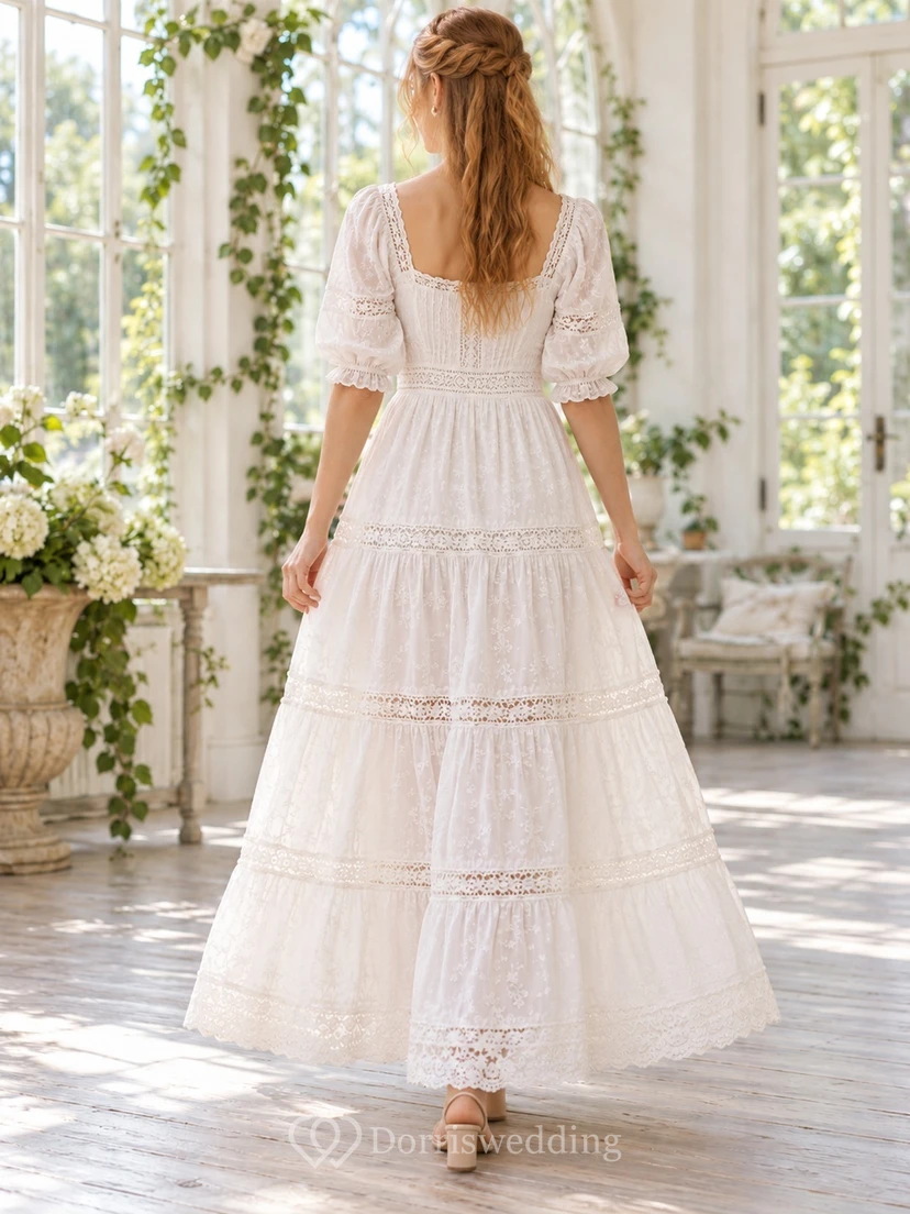 Robe longue bohème blanche à col carré, manches bouffantes et dentelle à volants view 2