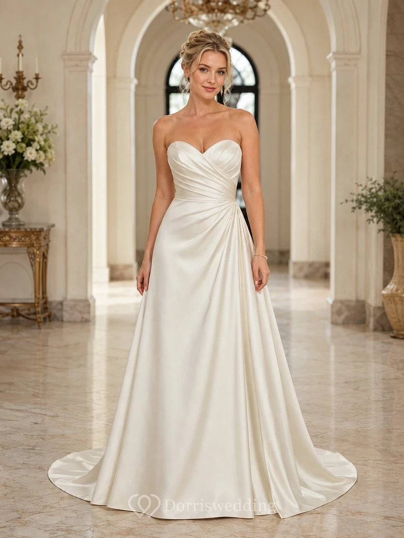 Ärmelloses, drapiertes Brautkleid aus Satin mit herzförmigem Ausschnitt und A-Linien-Schnitt, bodenlang.