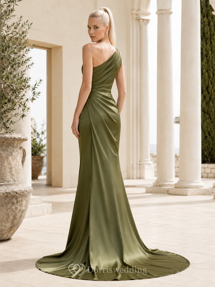 Robe de mariée sirène en satin sauge à une épaule froncée et traîne balayée view 2