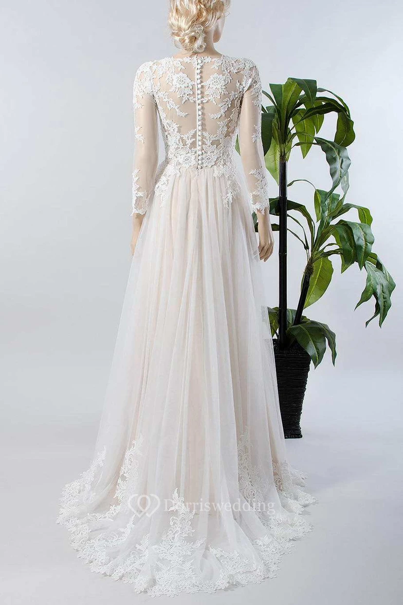 Robe de mariée vintage plissée en tulle, coupe trapèze, col en V, manches longues illusion, dentelle appliquée, tulle et dentelle, robe de mariée trapèze à manches longues plissée. view 10