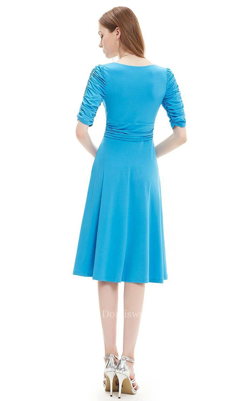 Half-sleeved V-neck Knee-length Ruched Dress view 2