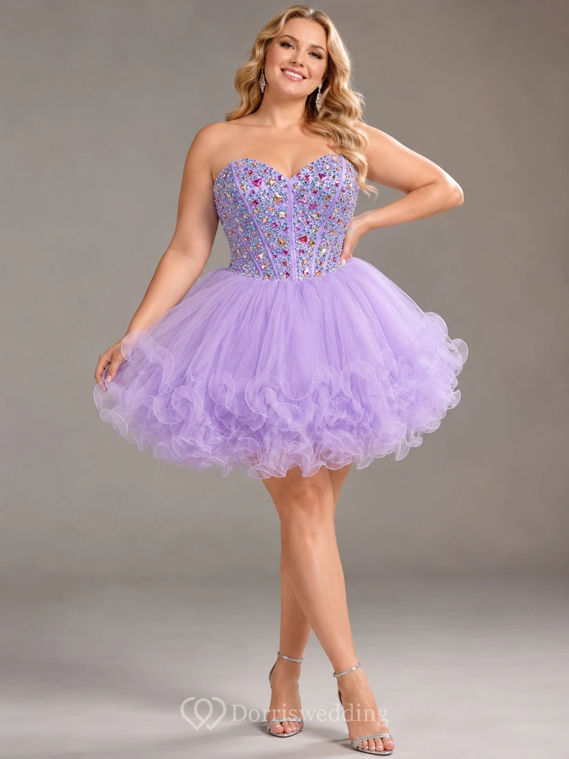 Vestidos de cóctel cortos y sexys con escote corazón, de organza y con pedrería, ideales para fiestas de bienvenida. view 4