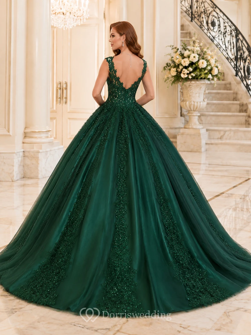 Dunkelgrünes, rückenfreies Quinceañera-Ballkleid aus Satin mit V-Ausschnitt, Perlenbesatz und Spitze view 2