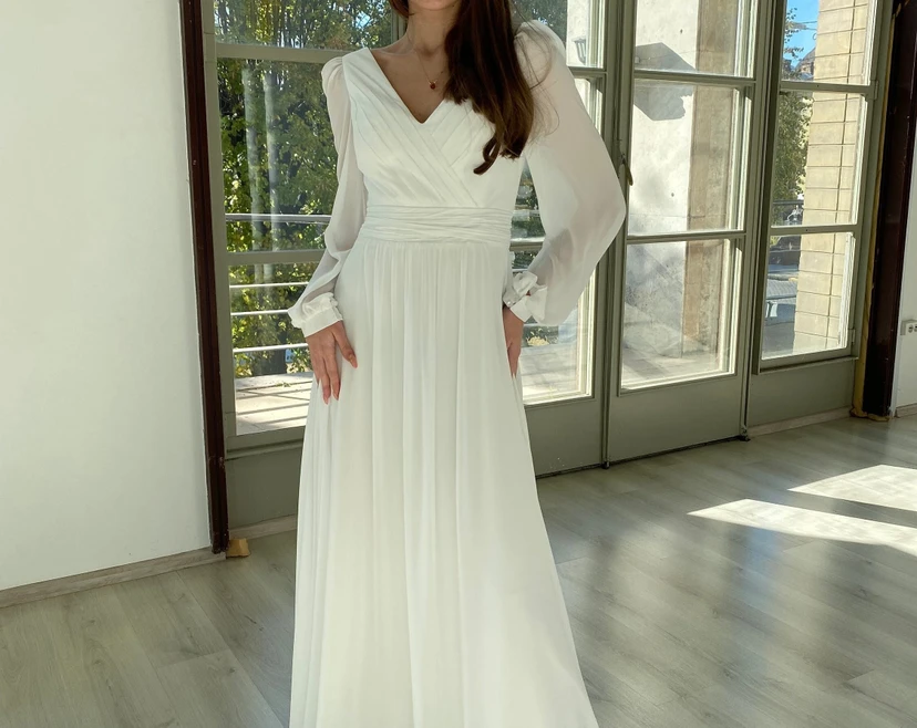 Einfaches Boho-Hochzeitskleid im Landhausstil mit V-Ausschnitt, langen Ärmeln und Raffungen aus Chiffon view 6