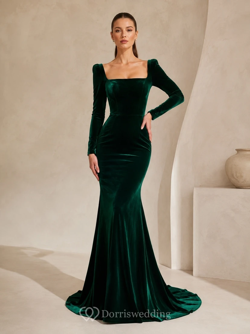 Vestido de sirena de terciopelo verde oscuro con cuello cuadrado y mangas largas