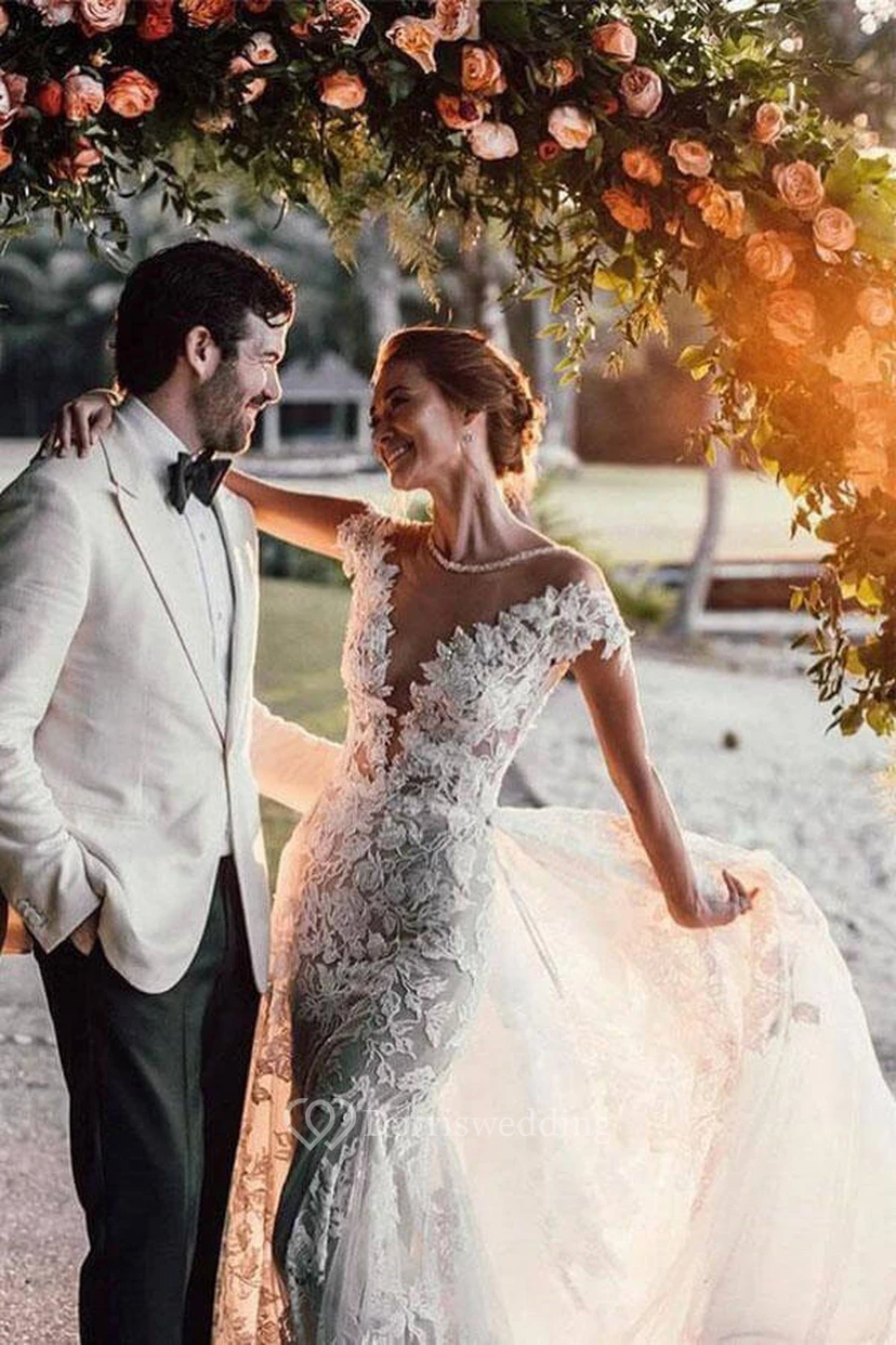 Plunged Cap Scoop-neck Applique Mermaid Exquisite Backless Wedding Dress