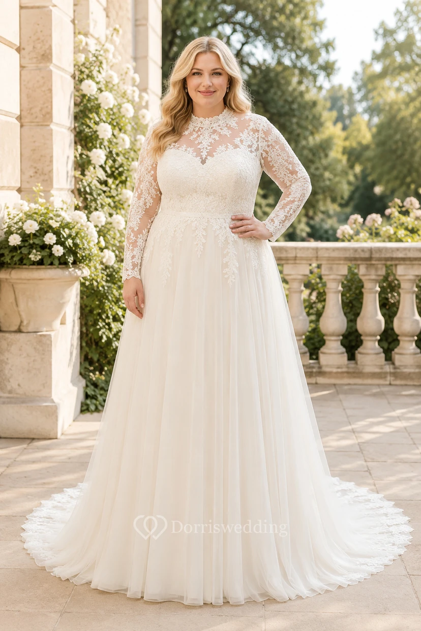 Robe de mariée grande taille à col montant en dentelle et coupe trapèze