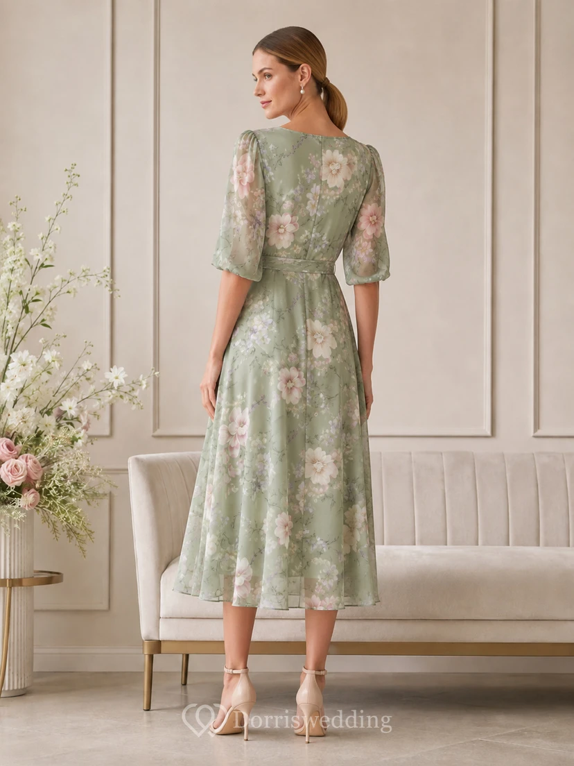 Robe midi trapèze en mousseline à col rond et manches courtes, ornée d'un motif floral sauge, idéale pour les futures mamans. view 2